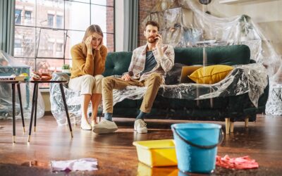 What Should I Do If I See a Water Leak in My Ceiling?